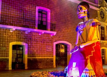 Catrinas monumentales toman las calles del Pueblo Mágico de Atlixco