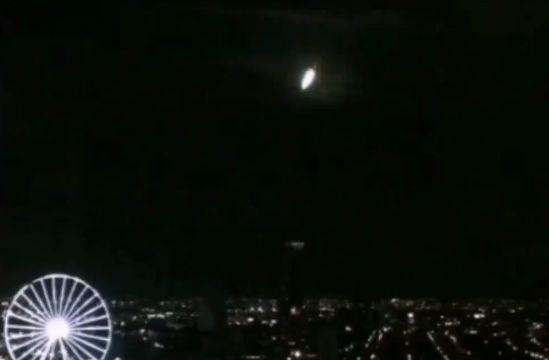 VIDEO Espectaculares imágenes revelan la caída de meteoritos en Puebla