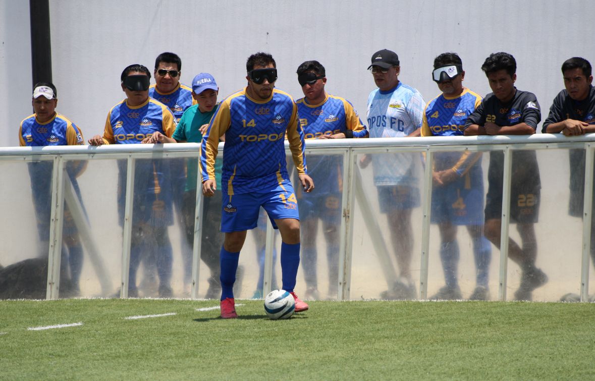 Puebla juega semifinal nacional de Fútbol 5 para débiles visuales | Fotos: Gobierno del Estado