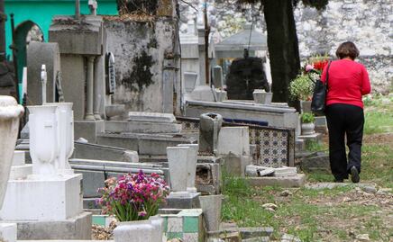 Ni dónde caerse muerto: los panteones de Puebla están saturados