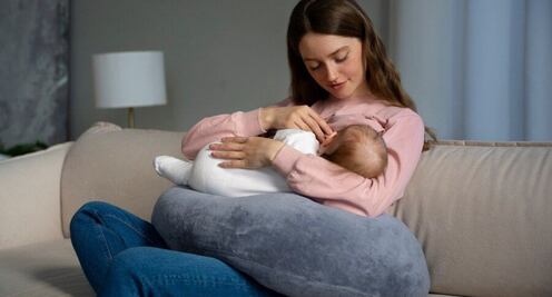 ¡Atención, mamás! Esta es la hierba tradicional mexicana que aumenta la producción de leche materna