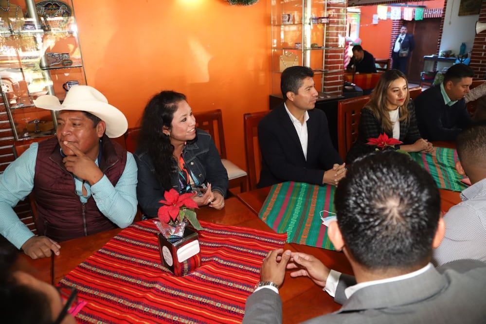 Un total de 16 presidentes municipales de Puebla dieron conferencia de prensa para hablar sobre el DAP | Foto: Agencia Es Imagen para El Universal Puebla