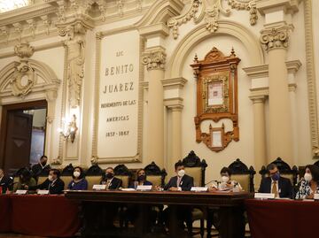 Acusan que basificados que dejó Claudia Rivera son intimidados para que renuncien