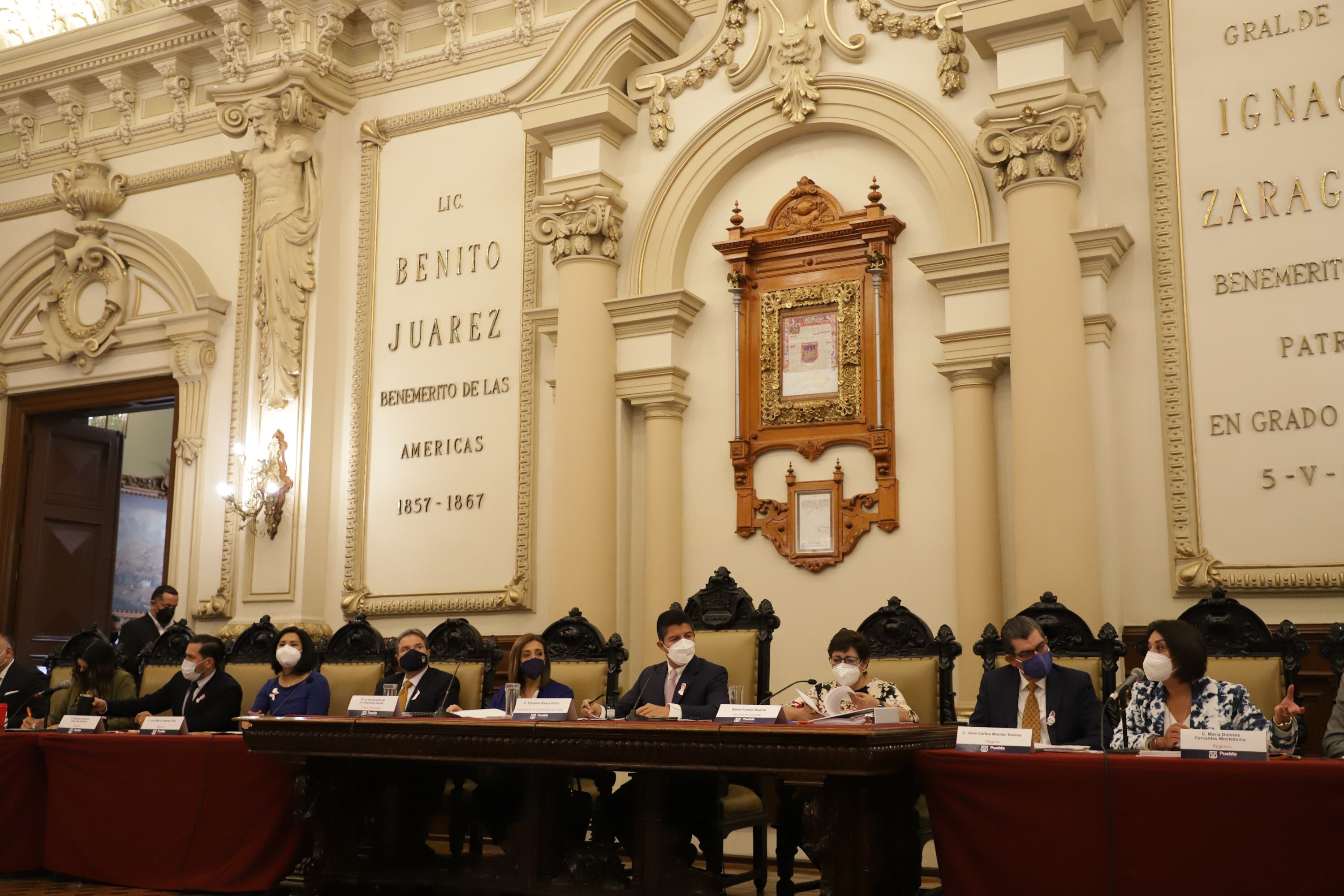 Acusan que basificados que dejó Claudia Rivera son intimidados para que renuncien
