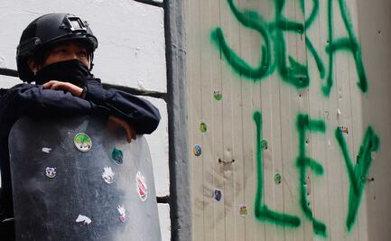 ¿Qué puede y qué no hacer un policía durante una manifestación?