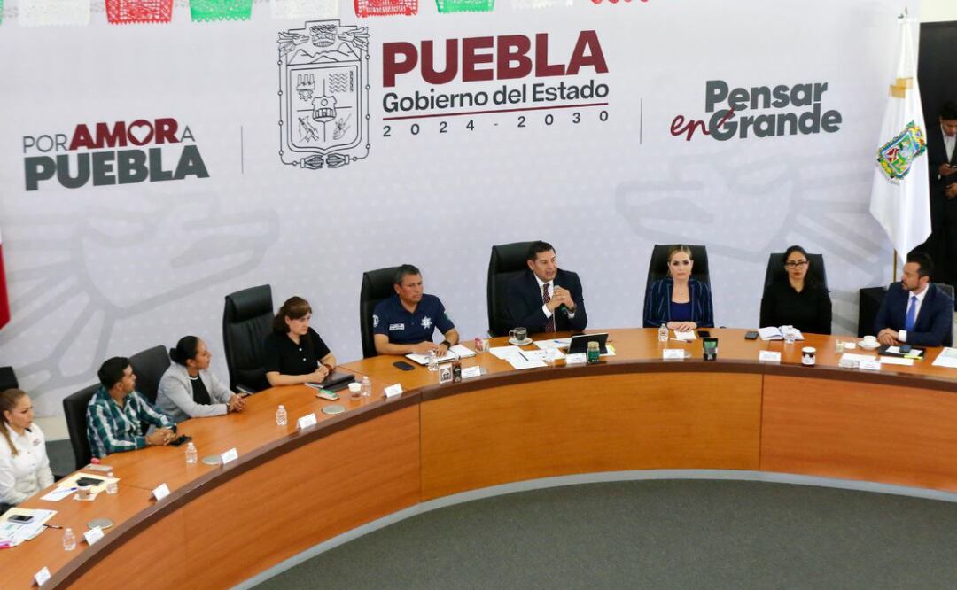 Gobierno de Puebla entrega alarmas vecinales para seguridad de las colonias en la zona metropolitana | Foto: Gobierno de Puebla.