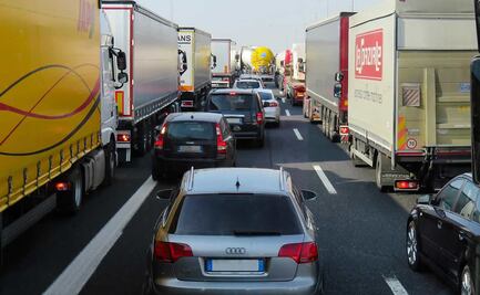 Cómo es el lenguaje de luces para circular en carretera
