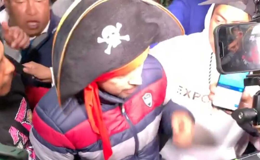 Un grupo de hombres agredió verbalmente e intentó golpear al animador “El Pirata” en San Matías Cocoyotla | Foto: Especial