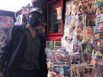 Don Esteban, un voceador que no se rinde a pesar de la tecnología