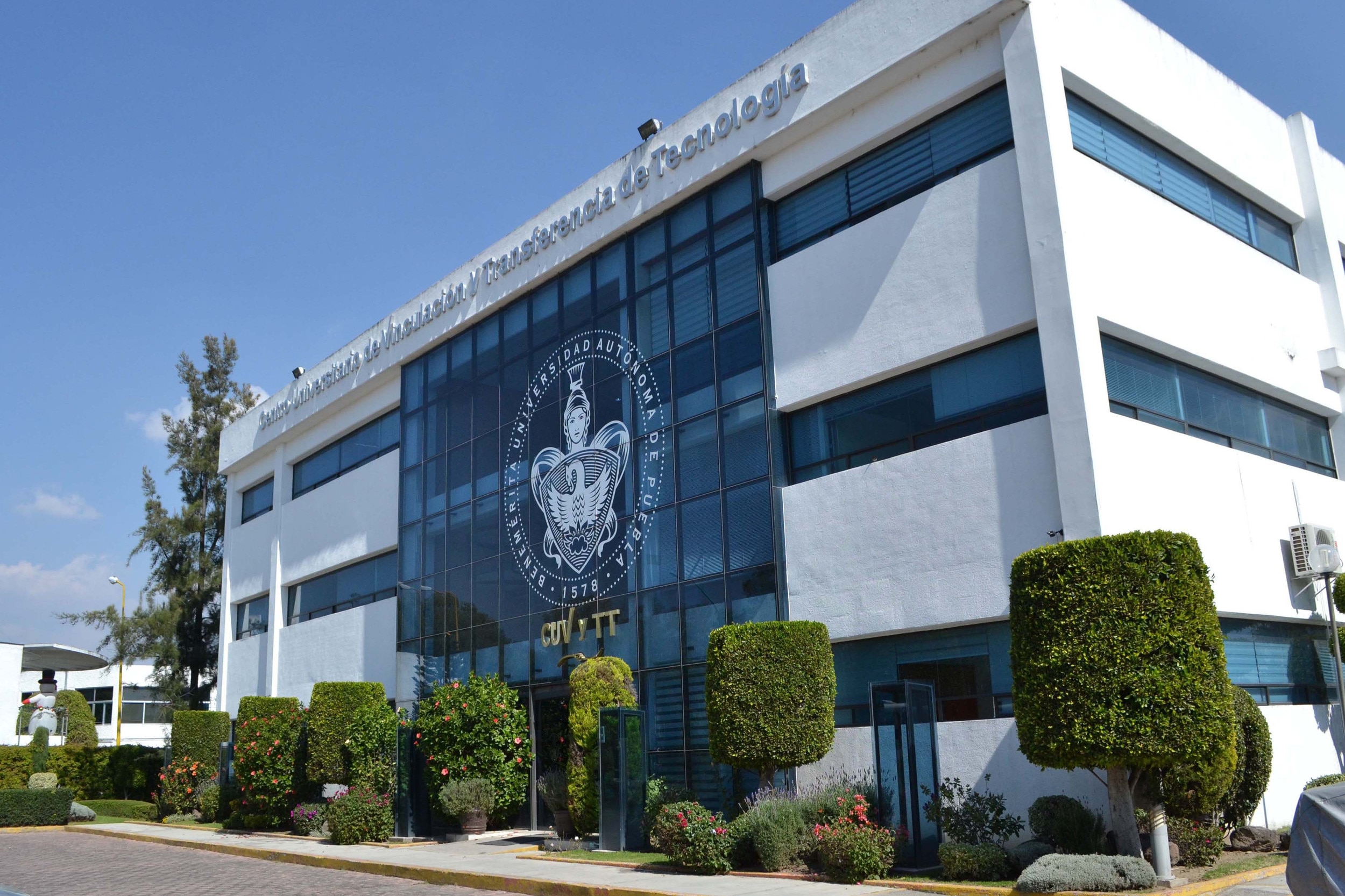 La Benemérita Universidad Autónoma de Puebla (BUAP) se destaca entre las mejores universidades del mundo, ocupando el puesto 14 entre las mejores de México, según el QS World University Ranking 2025. 

Foto: Producción El Universal Puebla