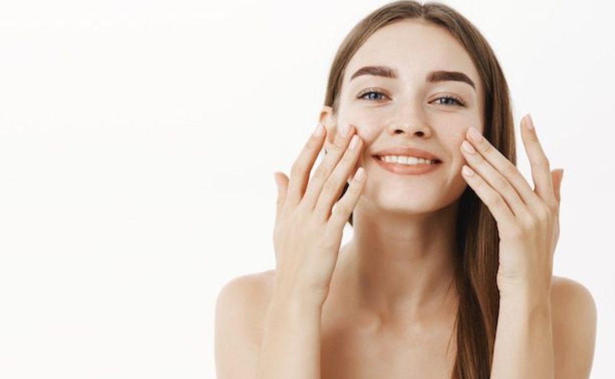 Beneficios de la mascarilla de leche y miel. Fuente: Freepik.
