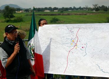 Socavón en Puebla. Familias de zona acordonada, sin papeles para cobrar indemnizaciones