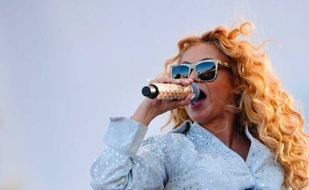 Paulina Rubio y los memes tras limpiarse el trasero con piedras