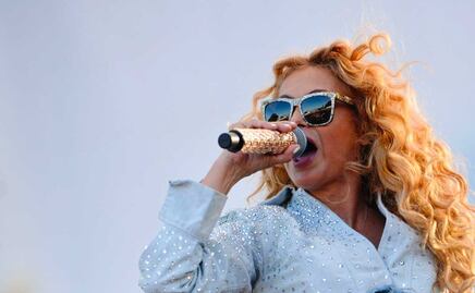 Paulina Rubio y los memes tras limpiarse el trasero con piedras
