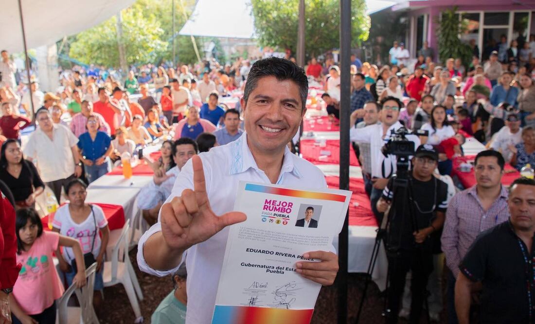 Lalo Rivera recibe constancia como candidato por parte de la coalición | EsImagen