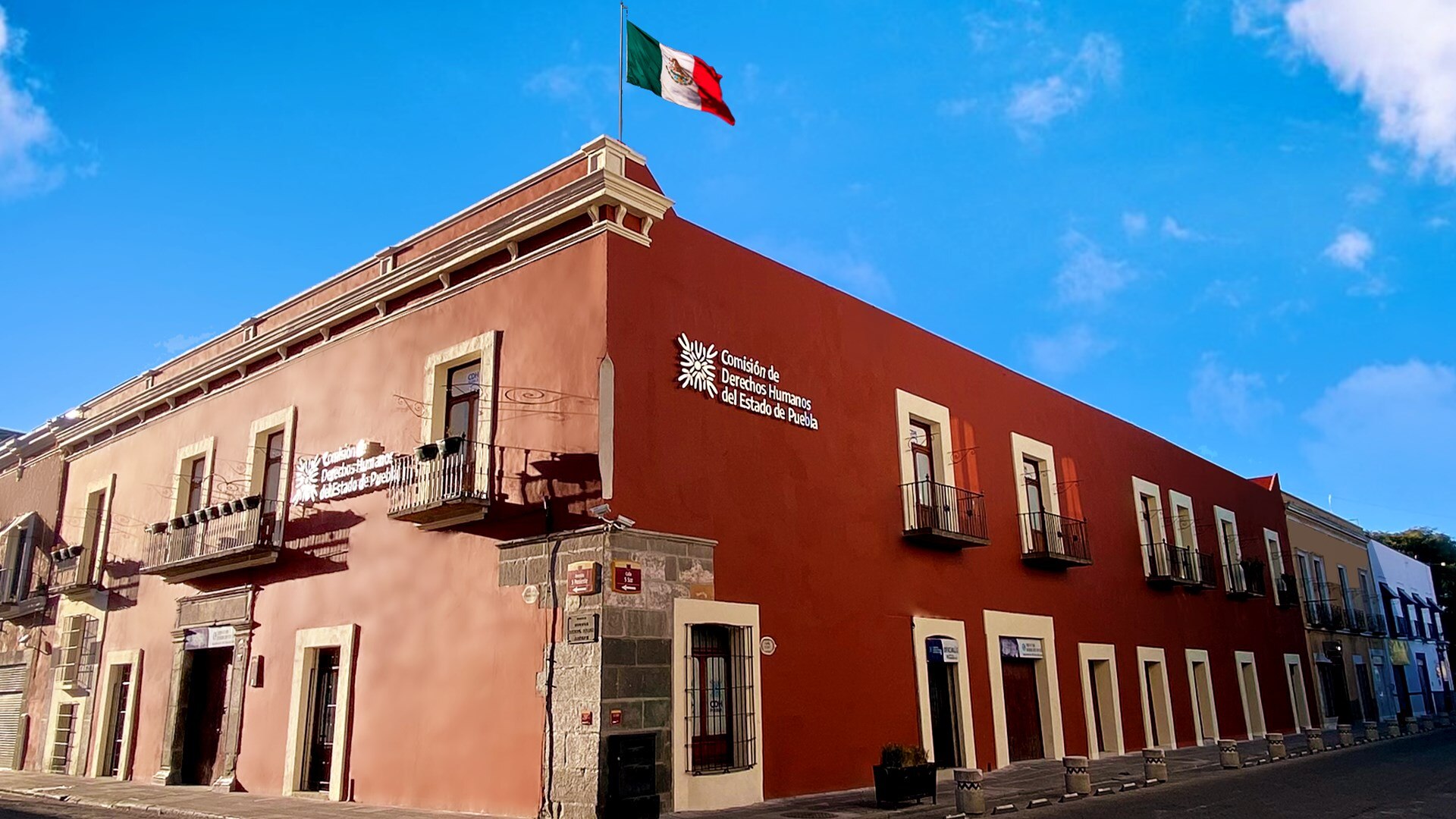 CDH Puebla investiga caso de mujer detenida y golpeada por devolver un Iphone perdido