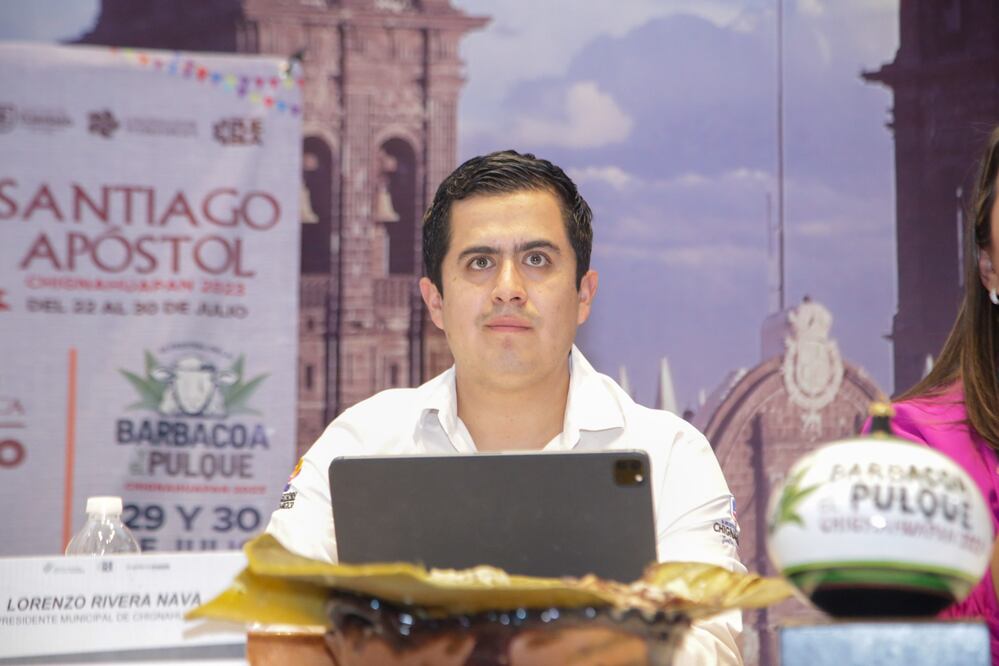 Además de opacidad, los detractores de Lorenzo Rivera lo acusan de beneficiar a su familia | EsImagen