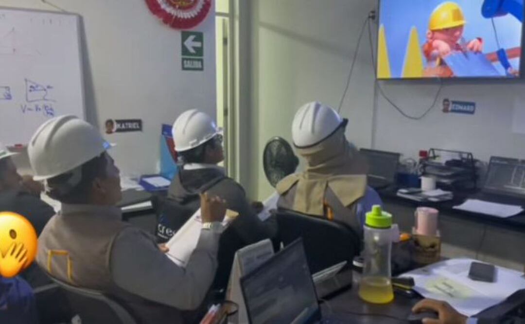Los ingenieros se ven muy atentos a la serie de Bob, el constructor | Foto: TikTok Roset Rou