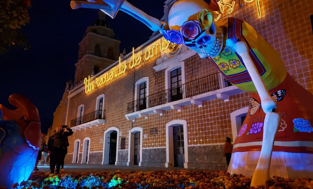 En el Valle de Catrinas podrás admirar 13 catrinas hechas por artistas plásticos locales | Foto: Agencia Es Imagen para El Universal Puebla
