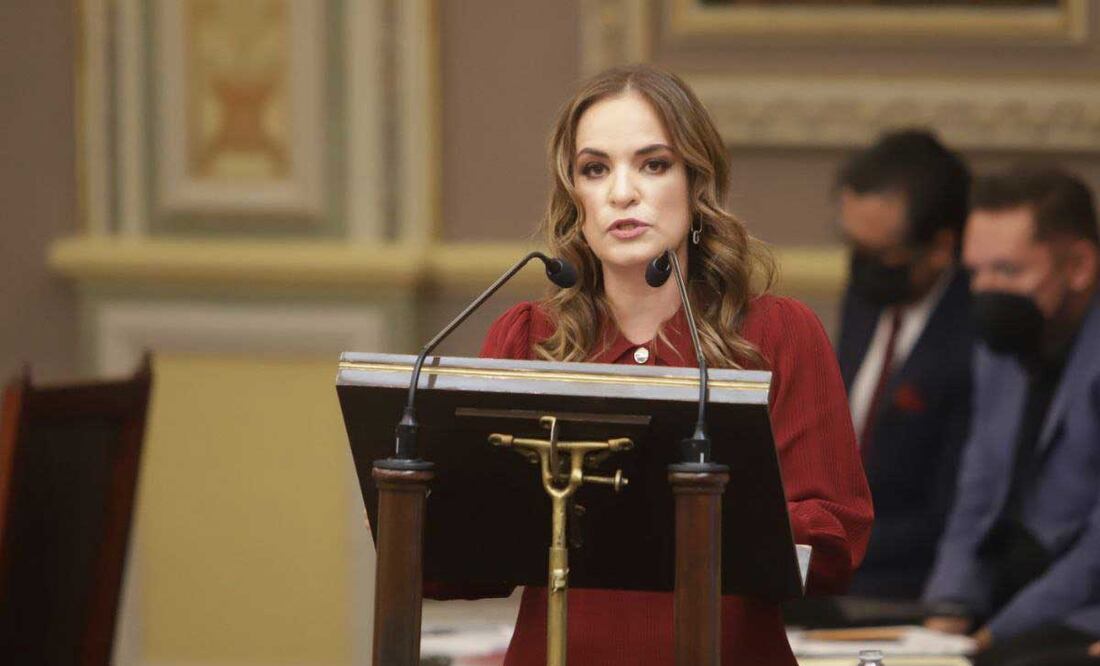 La secretaria de Movilidad, Elsa Bracamonte, compareció en el Congreso de Puebla | Foto: Agencia Es Imagen para El Universal Puebla