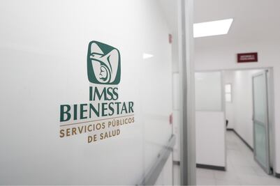 IMSS Bienestar confirma investigación por sobrecostos de contratos en Puebla