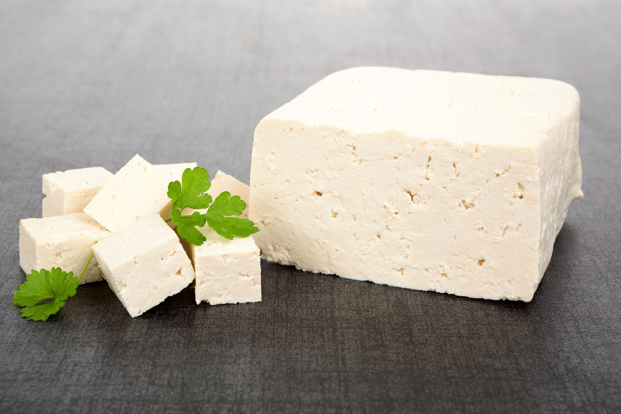 Es un alimento versátil que se puede cocinar de diversas formas: freír, hornear, cocer al vapor o añadirlo a guisos y sopas, entre otros usos culinarios. 

Foto: Producción El Universal Puebla