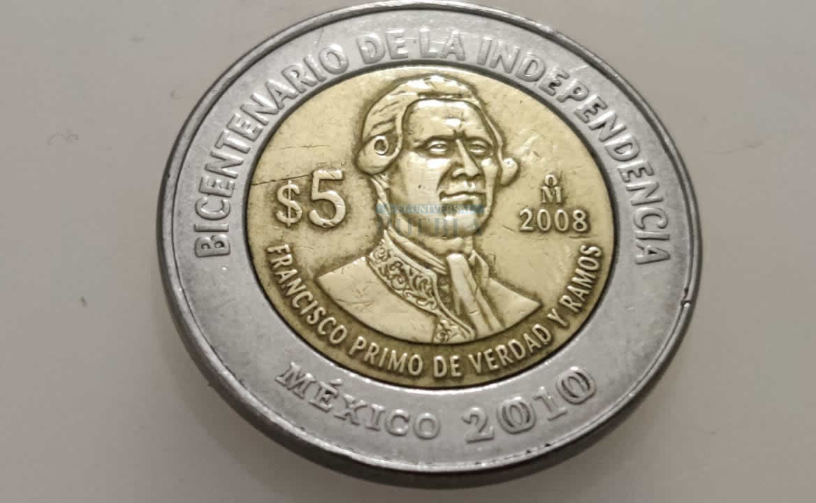 Esta moneda tiene un error de acuñación que incrementa su valor. Foto: Demian Magallán
