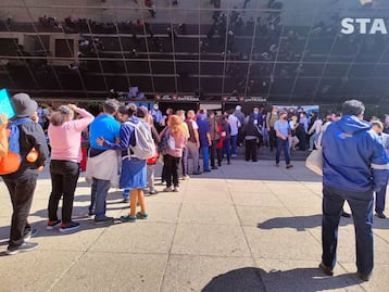 Contribuyentes reprueban al SAT por largas filas para constancia fiscal