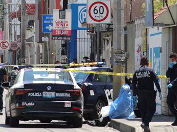 En plena vía pública un hombre se suicida con cables de teléfono en Mayorazgo