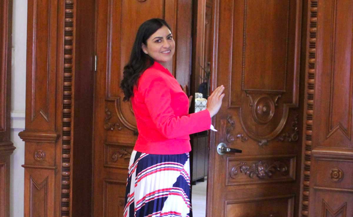 Afines a Claudia Rivera marcharán a favor de la consulta de revocación de mandato