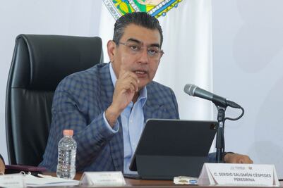 "Están siendo engañados", dice Sergio Salomón a quienes bloquean la autopista México-Puebla