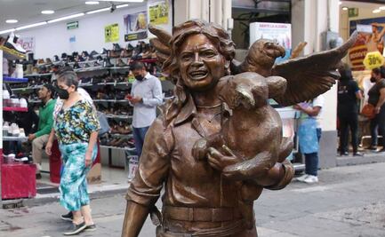 Ahora roban piezas a escultura de Amy Louise Camacho en la 5 de Mayo