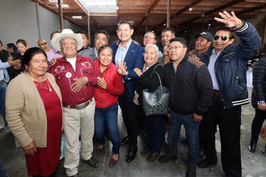 Alejandro Armenta se reunió con líderes de varias colonias de la capital de Puebla | Fotos Especiales