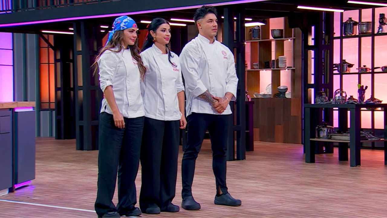 En esta temporada, los encargados de evaluar a cada participante son Zahie Téllez, Poncho Cadena y Adrián Herrera, quienes han evaluado con rigor a cada concursante.

Foto: Producción El Universal Puebla