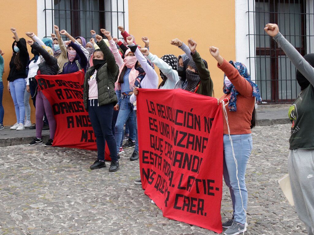 Uso de fuerza pública contra normalistas limitó libre manifestación, le dice CNDH a Barbosa