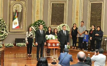 Realizan homenaje de cuerpo presente a la diputada Aurora Sierra en el Congreso de Puebla