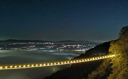 El puente colgante de Tlatlauquitepec ahora luce impresionante con iluminación