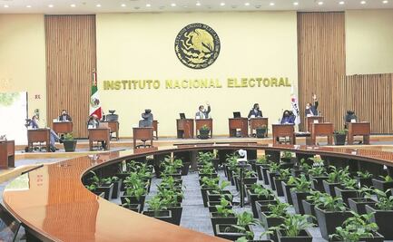 Innecesaria, una reforma electoral, afirma Córdova