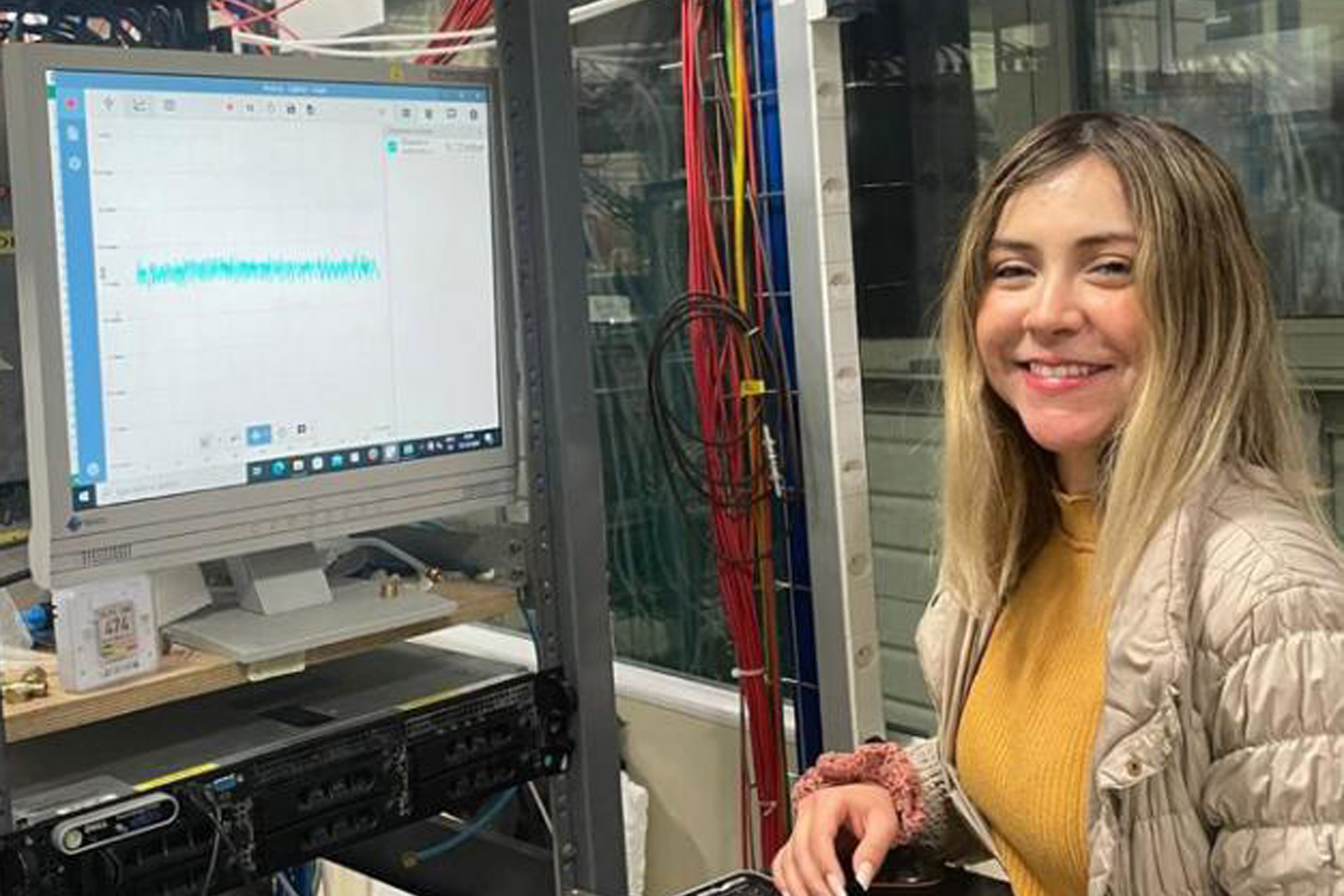 Estudiante de la FCFM-BUAP, galardonada en Suiza con el CMS Award 2025