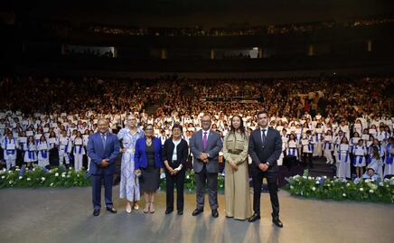 BUAP gradúa a 368 nuevos médicos; Lilia Cedillo les pide ejercer con humanidad