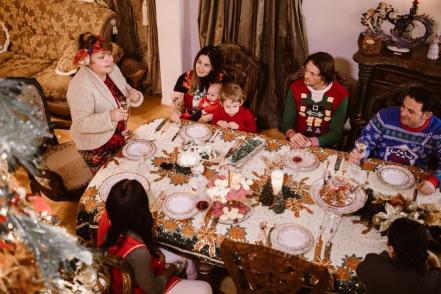 7 consejos financieros de la Condusef para no acabar endeudado en las fiestas navideñas