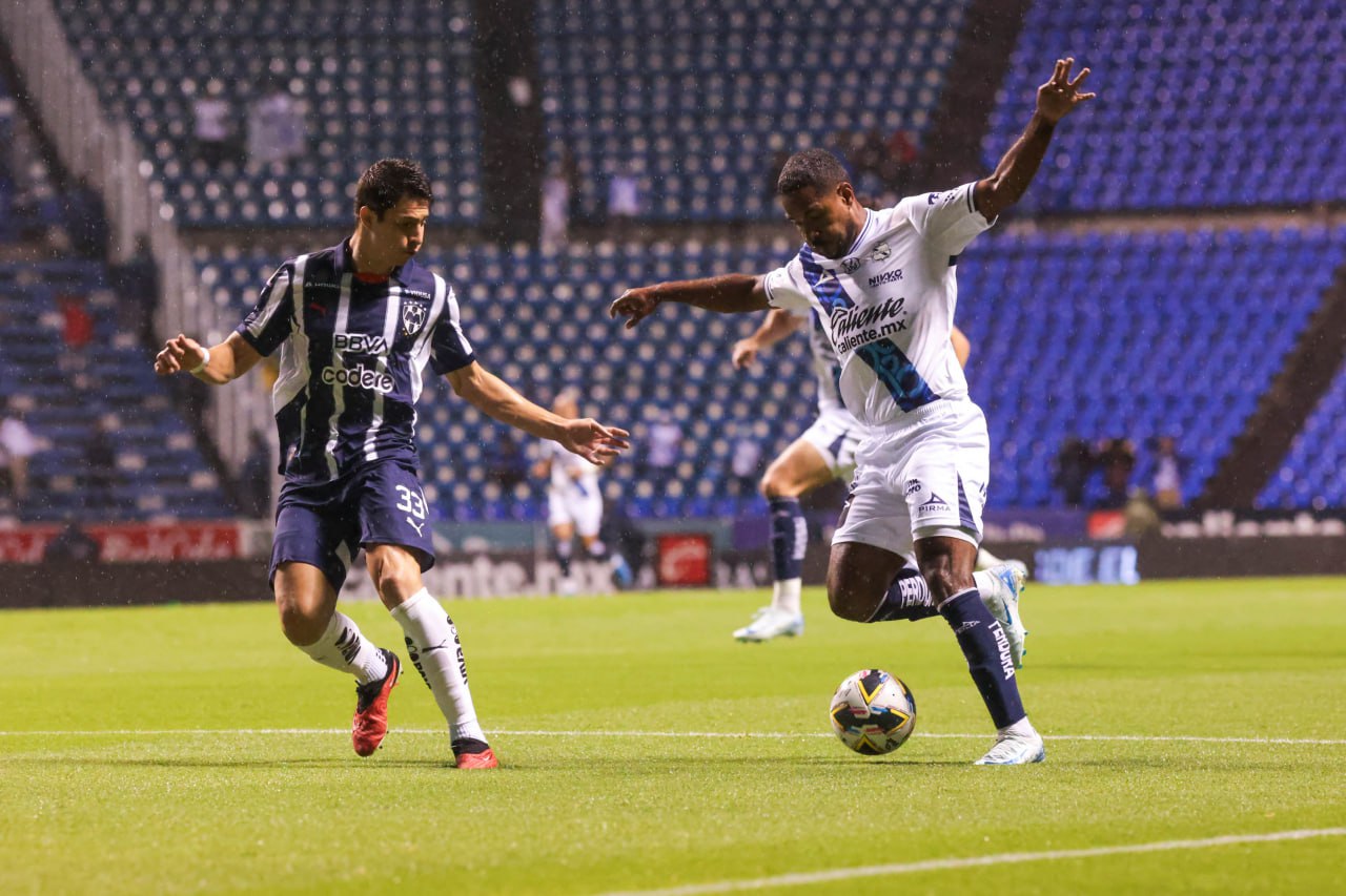 Puebla y Monterrey se enfrentaran en el Estadio Cuauhtémoc | Foto: EsImagen