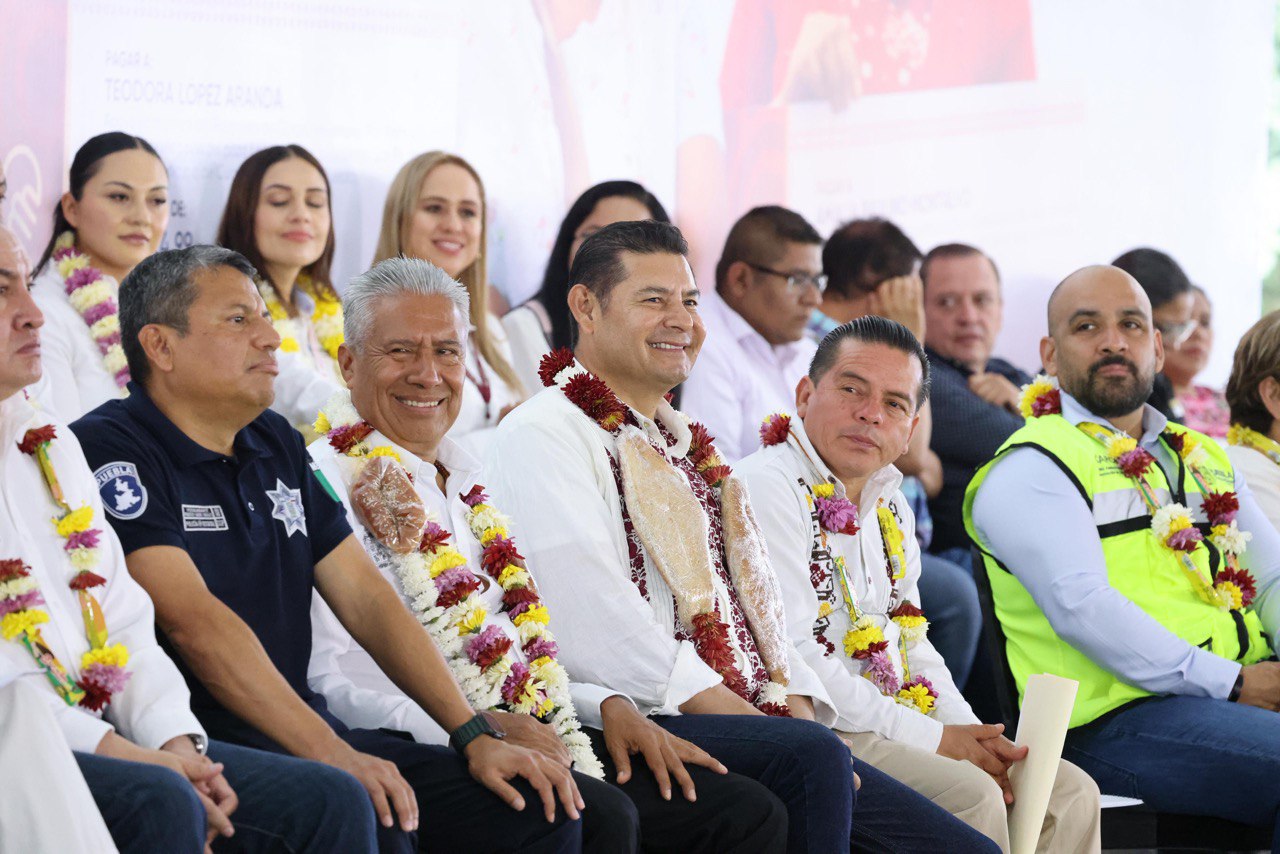 El primer secretario de Educación de origen indígena, le cumple a Yaonáhuac; se edifica la USEP para empoderar a pueblos originarios | Foto: Gobierno del Estado
