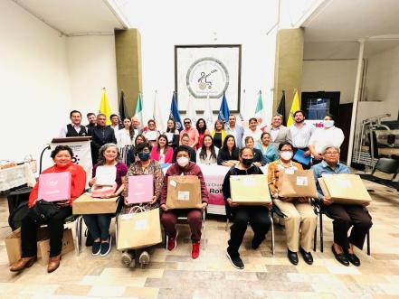 Club Rotario Puebla Diamante cambia prótesis de mama por unas de calidad