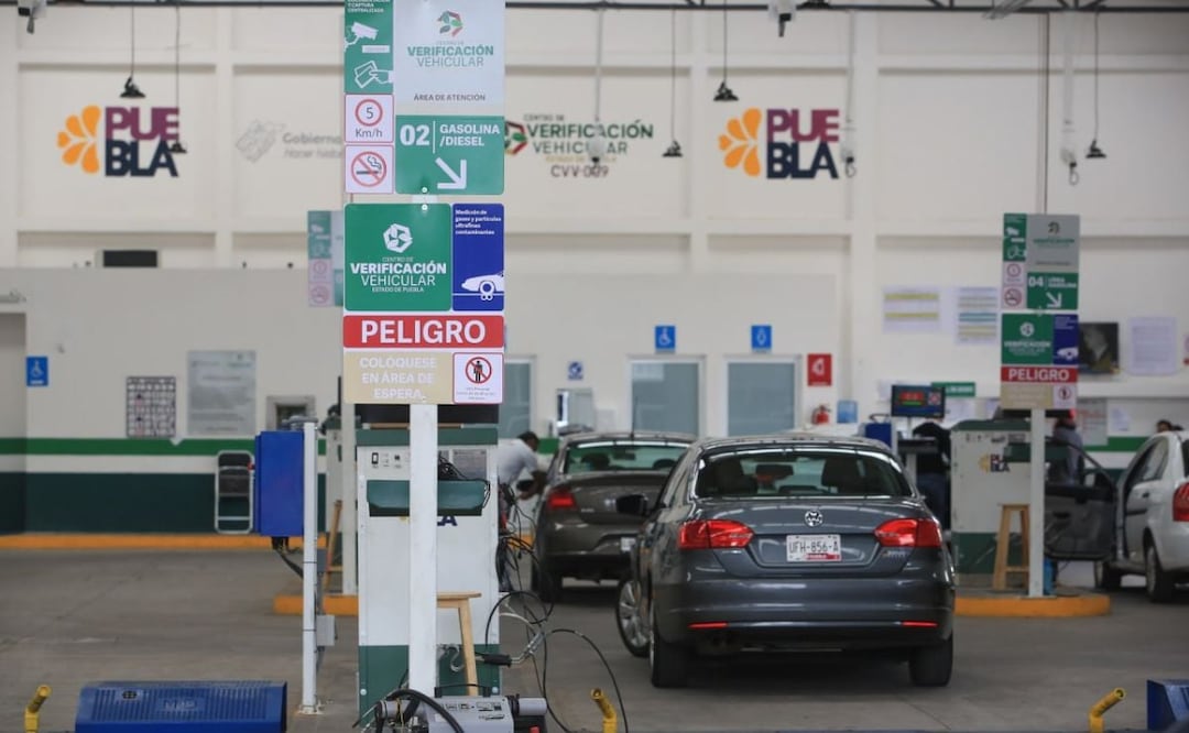 El gobierno de Puebla informó que las multas por no haber realizado la verificación a tiempo se aplicaran desde el 1 de julio | Foto: Agencia Es Imagen para El Universal Puebla