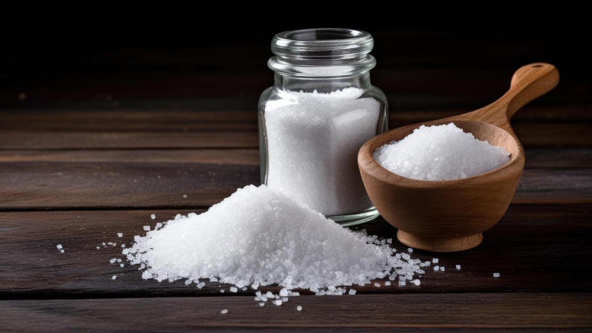 La sal de mesa generalmente consiste en cloruro de sodio, con algunos minerales adicionales como magnesio, potasio y yodo. 

Foto: Producción El Universal Puebla