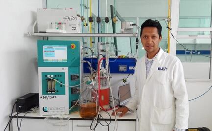 Científico de la BUAP investiga estrategias para producir consorcios microbianos en biorreactor