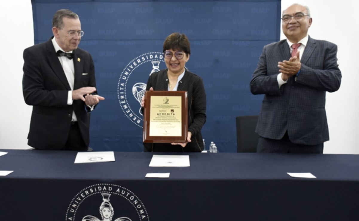 Medicina General y Comunitaria de la BUAP recibe acreditación internacional de COMAEM