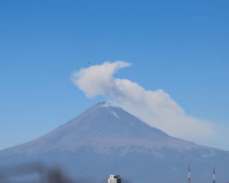 Popocatépetl, el volcán que es respetado por algunos pobladores como una deidad