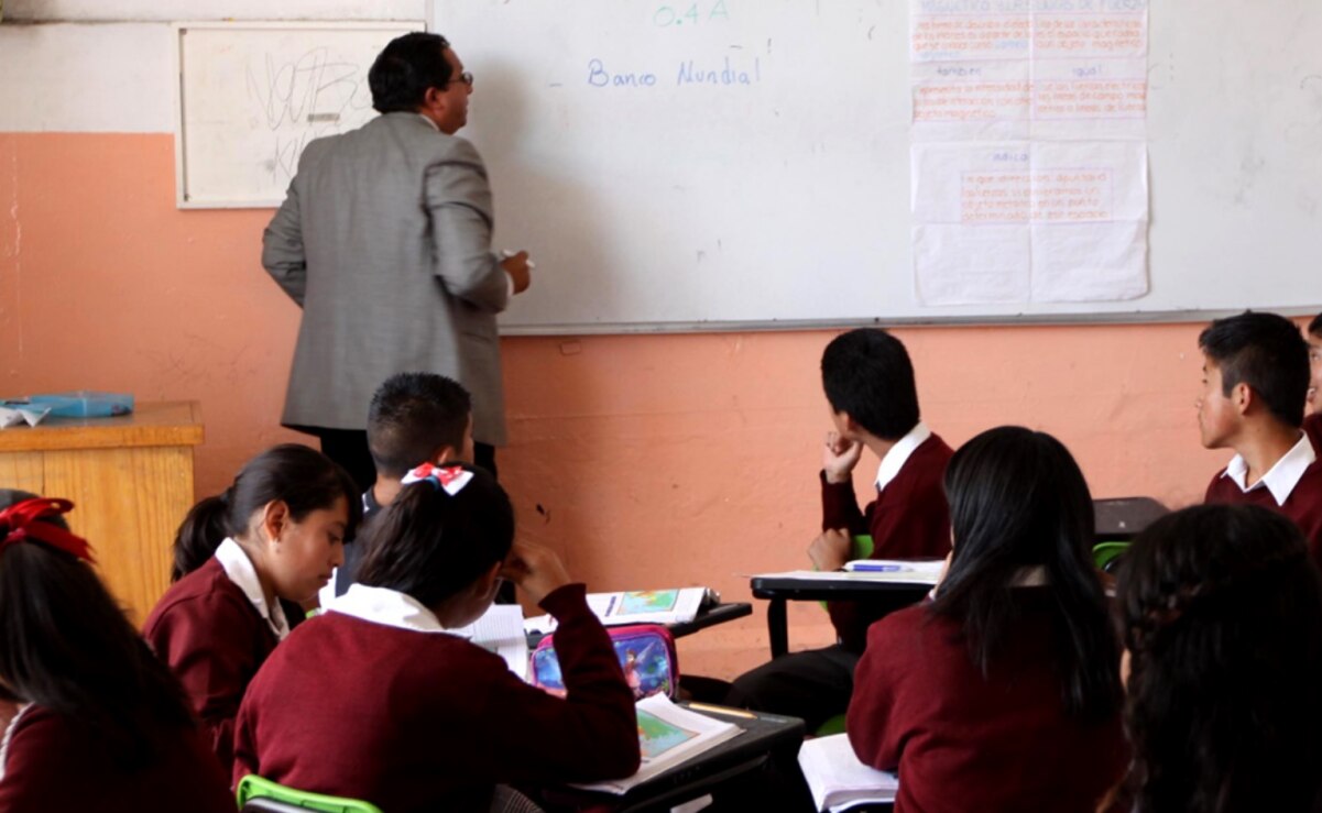 Expedirá SEP título profesional a egresados de escuelas públicas y privadas de educación normal
